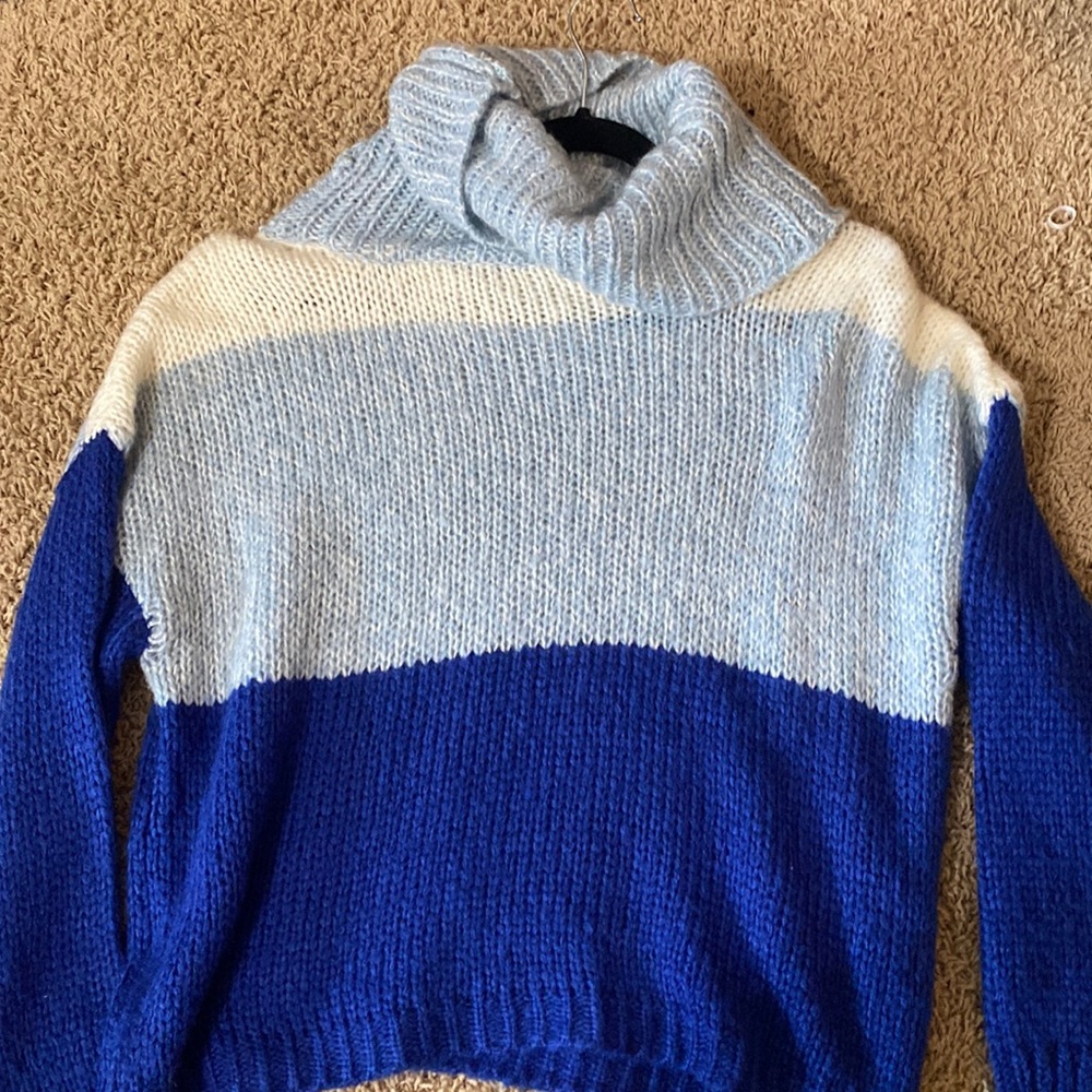 turtle neck sweater